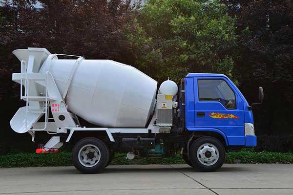 小型攪拌車日常檢查事項與制動剎車片保養妙招